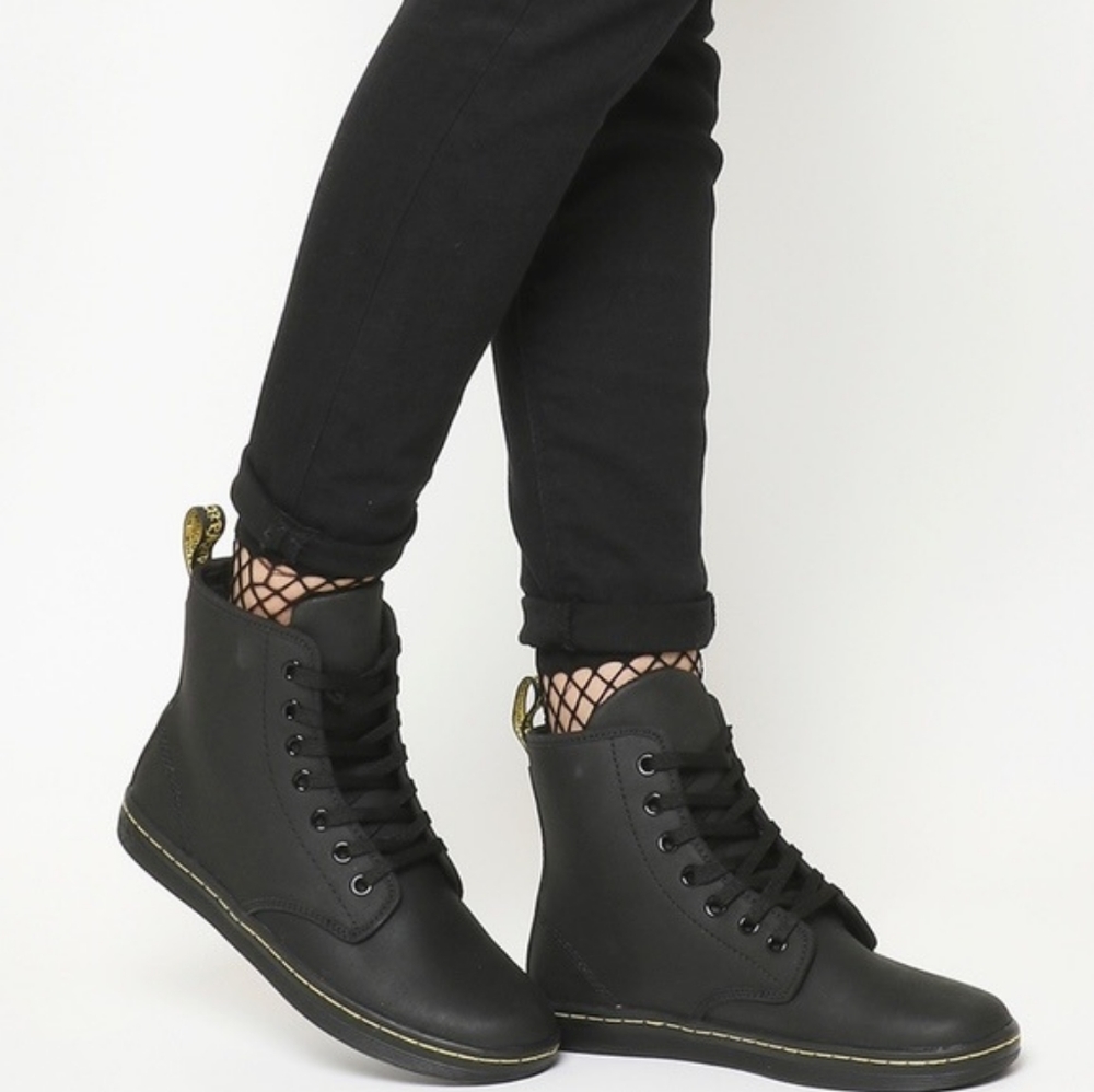 Dr. Martens Shoreditch Greasy Boot